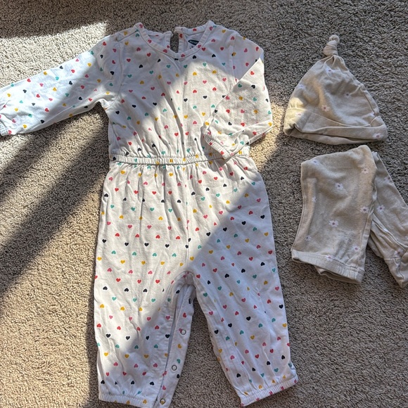 Baby Girl Clothes Bundle (6–18months) - Picture 12 of 13